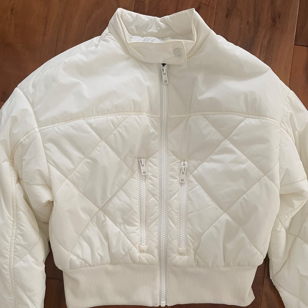 Alo Yoga  Snowrider Puffer Jacket in Ivory XS - Picture 8 of 11